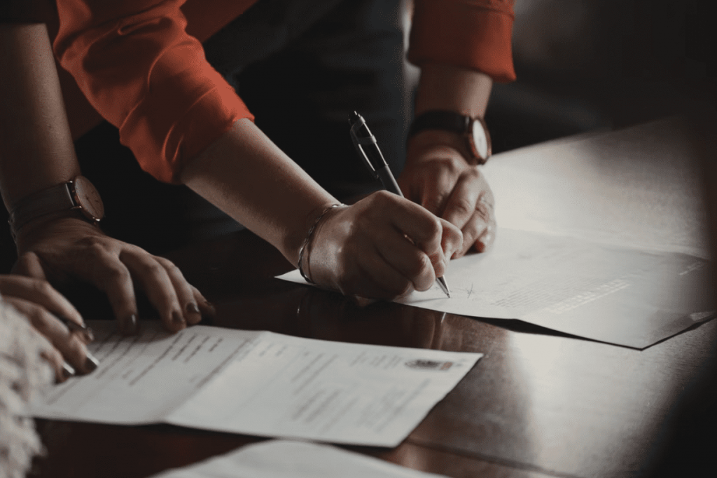 always have a contract when starting your freelance business